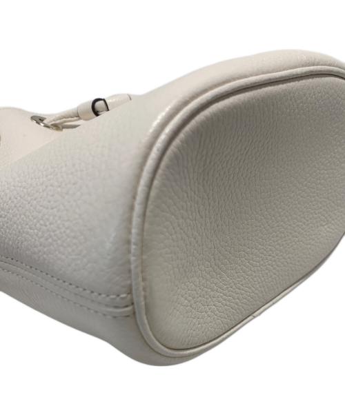 Kate Spade（ケイトスペード）Kate Spade (ケイトスペード) 巾着ショルダーバッグ アイボリーの古着・服飾アイテム