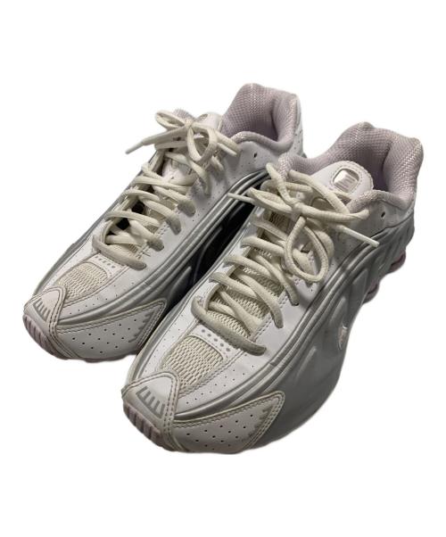 NIKE（ナイキ）NIKE (ナイキ) スニーカー ホワイト×シルバー サイズ:25cmの古着・服飾アイテム