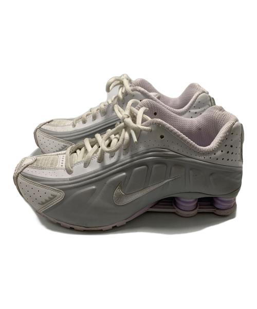 NIKE（ナイキ）NIKE (ナイキ) スニーカー ホワイト×シルバー サイズ:25cmの古着・服飾アイテム