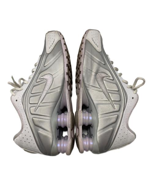 NIKE（ナイキ）NIKE (ナイキ) スニーカー ホワイト×シルバー サイズ:25cmの古着・服飾アイテム