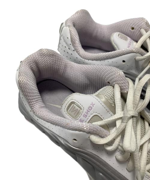 NIKE（ナイキ）NIKE (ナイキ) スニーカー ホワイト×シルバー サイズ:25cmの古着・服飾アイテム