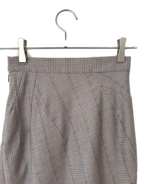 Vivienne Westwood（ヴィヴィアンウエストウッド）Vivienne Westwood (ヴィヴィアンウエストウッド) スカート ベージュ サイズ:36の古着・服飾アイテム