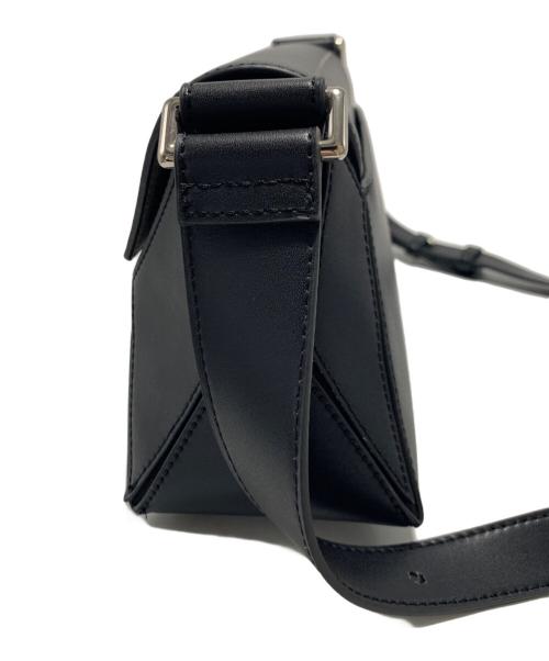 CHARLES & KEITH（チャールズアンドキース）CHARLES & KEITH (チャールズアンドキース) ジオメトリックショルダーバッグ ブラックの古着・服飾アイテム