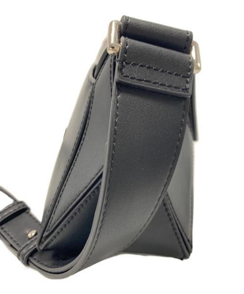 CHARLES & KEITH（チャールズアンドキース）CHARLES & KEITH (チャールズアンドキース) ジオメトリックショルダーバッグ ブラックの古着・服飾アイテム