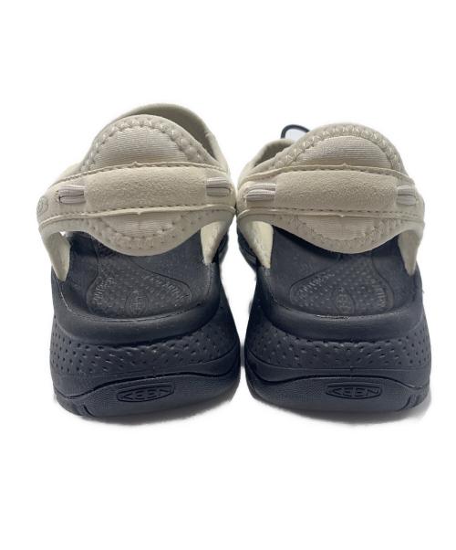 KEEN（キーン）KEEN (キーン) カジュアルシューズ ホワイト×ブラック サイズ:SIZE 37の古着・服飾アイテム