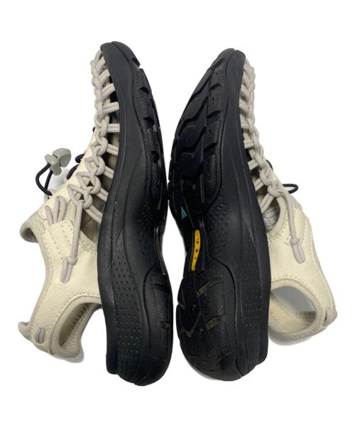 KEEN（キーン）KEEN (キーン) カジュアルシューズ ホワイト×ブラック サイズ:SIZE 37の古着・服飾アイテム