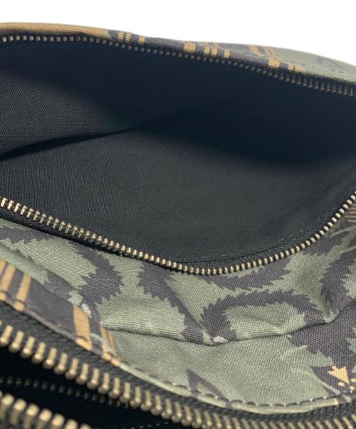 Vivienne Westwood man（ヴィヴィアン ウェストウッド マン）Vivienne Westwood man (ヴィヴィアン ウェストウッド マン) ボディーバッグ オリーブの古着・服飾アイテム