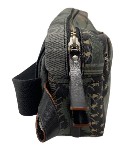 Vivienne Westwood man（ヴィヴィアン ウェストウッド マン）Vivienne Westwood man (ヴィヴィアン ウェストウッド マン) ボディーバッグ オリーブの古着・服飾アイテム