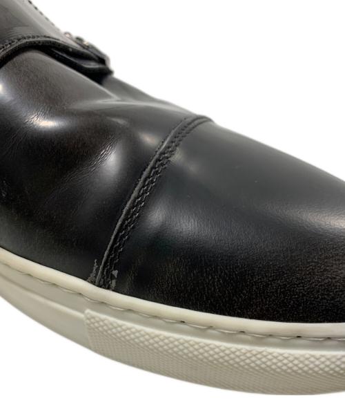UNICOLA（ユニコラ）UNICOLA (ユニコラ) ダブルモンクスニーカー ブラック×ホワイト サイズ:SIZE 44の古着・服飾アイテム