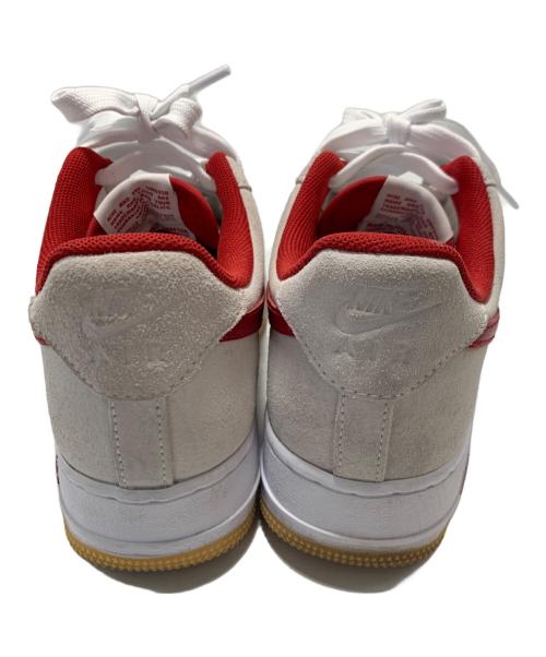 NIKE（ナイキ）NIKE (ナイキ) AIR FORCE 1 '07 LV8 グレー×レッド サイズ:26.5cmの古着・服飾アイテム