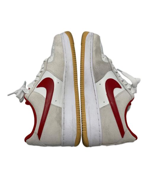 NIKE（ナイキ）NIKE (ナイキ) AIR FORCE 1 '07 LV8 グレー×レッド サイズ:26.5cmの古着・服飾アイテム