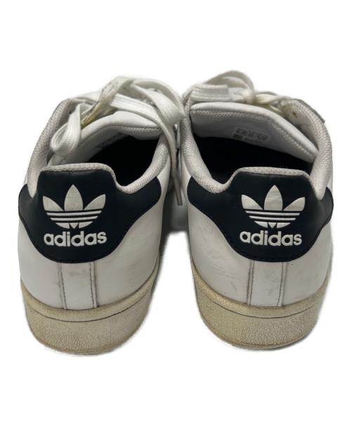 adidas（アディダス）adidas (アディダス) スニーカー ホワイト×パープル サイズ:26.5の古着・服飾アイテム