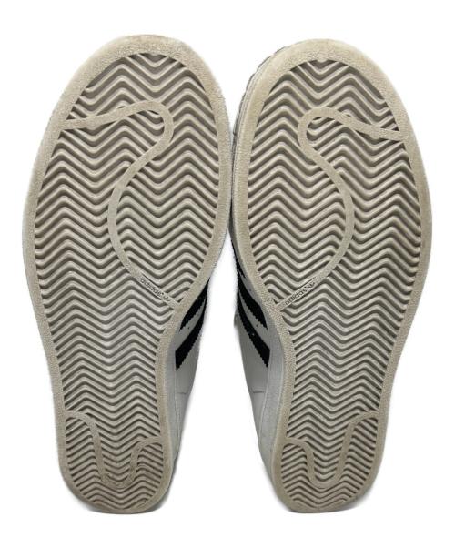 adidas（アディダス）adidas (アディダス) スニーカー ホワイト×パープル サイズ:26.5の古着・服飾アイテム