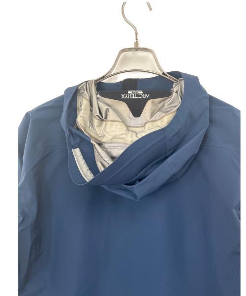 ARC'TERYX（アークテリクス）ARC'TERYX (アークテリクス) ベータSLハイブリッドジャケット ブルー サイズ:Mの古着・服飾アイテム