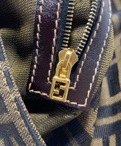 FENDI（フェンディ）FENDI (フェンディ) ショルダーバッグ ブラウンの古着・服飾アイテム