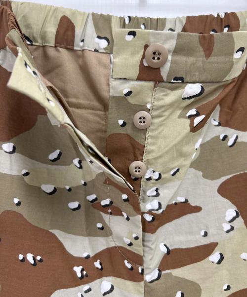 MM6 Maison Margiela（エムエムシックスメゾンマルジェラ）MM6 Maison Margiela (エムエムシックスメゾンマルジェラ) カモフラ柄クロップドパンツ ベージュ×カーキ サイズ:36の古着・服飾アイテム