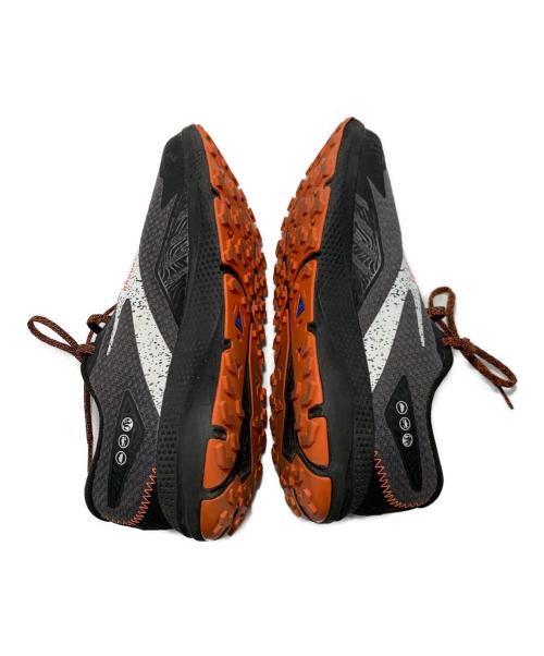 BROOKS（ブルックス）BROOKS (ブルックス) スニーカー グレー×オレンジ サイズ:27の古着・服飾アイテム
