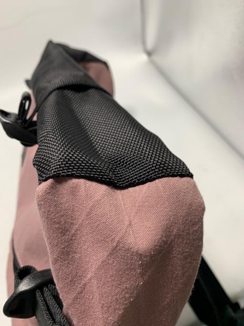 CHROME（クローム）CHROME (クローム) ボディーバッグ ピンクの古着・服飾アイテム
