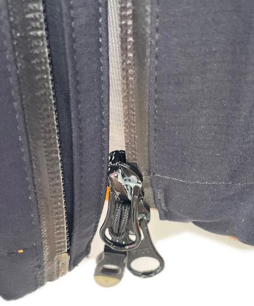 MOUNTAIN HARD WEAR（マウンテンハードウェア）MOUNTAIN HARD WEAR (マウンテンハードウェア) マウンテンパーカー ブラック×オレンジ サイズ:Sの古着・服飾アイテム