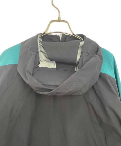 MOUNTAIN HARD WEAR（マウンテンハードウェア）MOUNTAIN HARD WEAR (マウンテンハードウェア) マウンテンパーカー ブラック×オレンジ サイズ:Sの古着・服飾アイテム