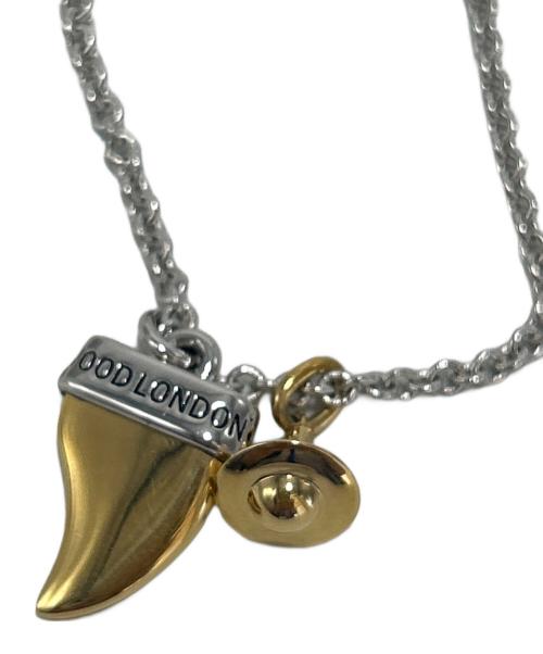 Vivienne Westwood（ヴィヴィアンウエストウッド）Vivienne Westwood (ヴィヴィアンウエストウッド) シャークトゥースペンダント シルバー×ゴールドの古着・服飾アイテム