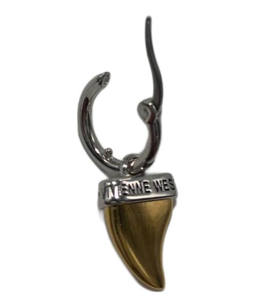 Vivienne Westwood（ヴィヴィアンウエストウッド）Vivienne Westwood (ヴィヴィアンウエストウッド) シャークトゥースシングルピアス シルバー×ゴールドの古着・服飾アイテム