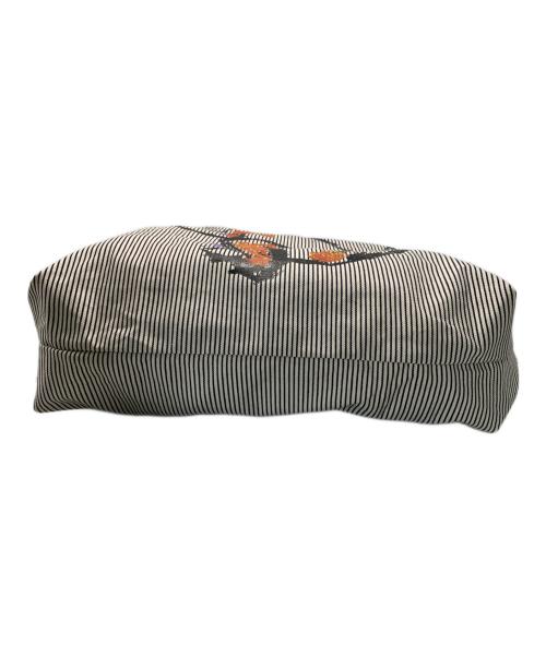 Vivienne Westwood（ヴィヴィアンウエストウッド）Vivienne Westwood (ヴィヴィアンウエストウッド) monkeｙトートバッグ ホワイト×ブラックの古着・服飾アイテム