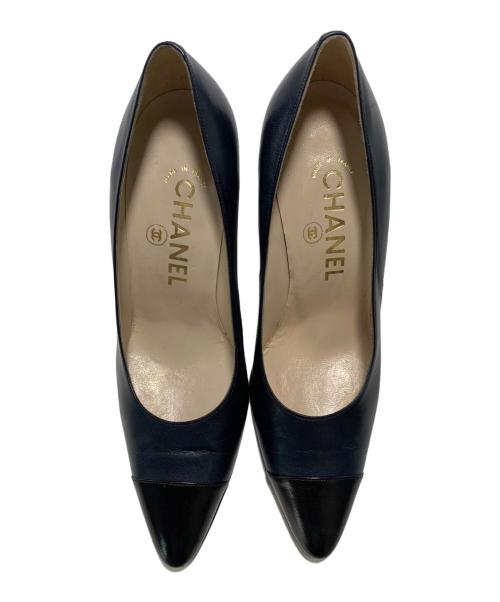 CHANEL（シャネル）CHANEL (シャネル) パンプス ネイビー×ブラック サイズ:SIZE 36 1/2の古着・服飾アイテム
