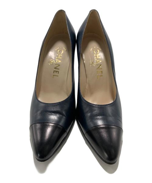 CHANEL（シャネル）CHANEL (シャネル) パンプス ネイビー×ブラック サイズ:SIZE 36 1/2の古着・服飾アイテム