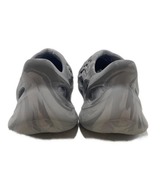 adidas（アディダス）adidas (アディダス) サンダル グレー系 サイズ:SIZE US9の古着・服飾アイテム