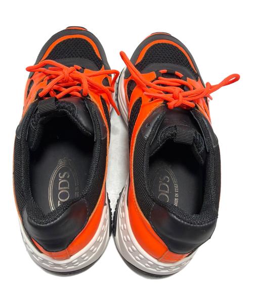 TOD'S（トッズ）TOD'S (トッズ) スニーカー ブラック×オレンジ サイズ:7の古着・服飾アイテム