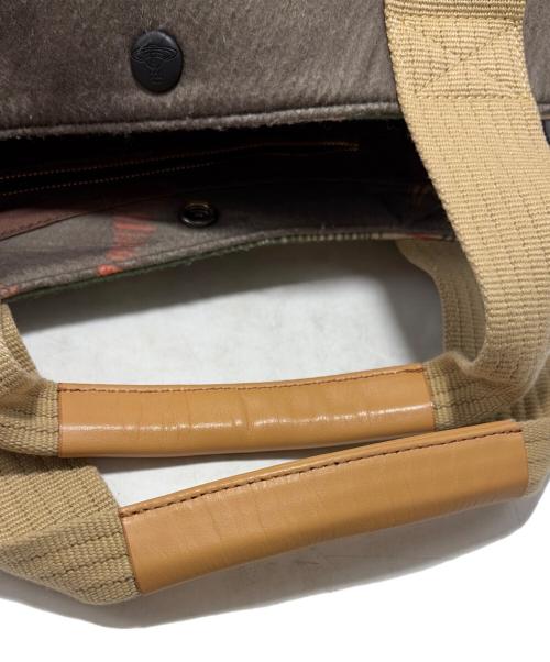 Vivienne Westwood（ヴィヴィアンウエストウッド）Vivienne Westwood (ヴィヴィアンウエストウッド) 2WAYショルダーバッグ オリーブの古着・服飾アイテム