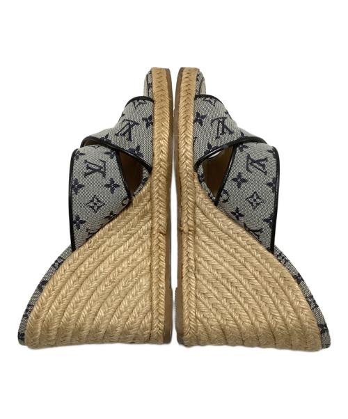 LOUIS VUITTON（ルイ ヴィトン）LOUIS VUITTON (ルイ ヴィトン) ウェッジソールサンダル グレー サイズ:SIZE 37の古着・服飾アイテム