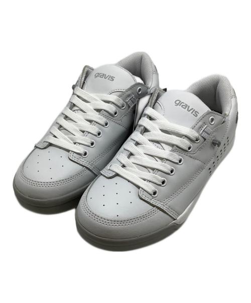 GRAVIS（グラビス）GRAVIS (グラビス) スニーカー ホワイト×グレー サイズ:23.5 未使用品の古着・服飾アイテム