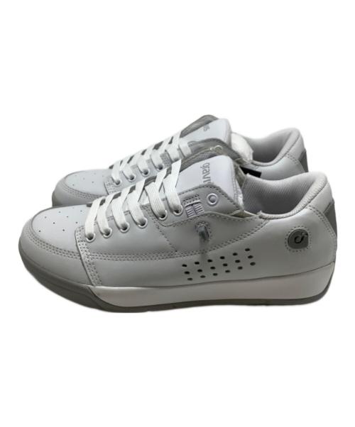 GRAVIS（グラビス）GRAVIS (グラビス) スニーカー ホワイト×グレー サイズ:23.5 未使用品の古着・服飾アイテム