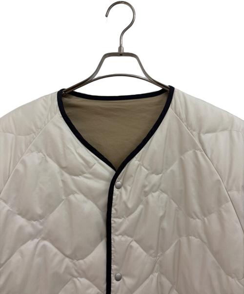 nanamica（ナナミカ）nanamica (ナナミカ) ダウンコート ホワイト/ベージュ サイズ:Sの古着・服飾アイテム