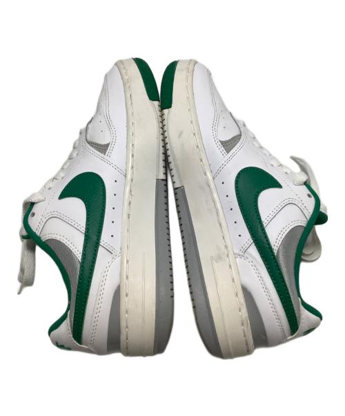 NIKE（ナイキ）NIKE (ナイキ) スニーカー ホワイト×グリーン サイズ:24cmの古着・服飾アイテム