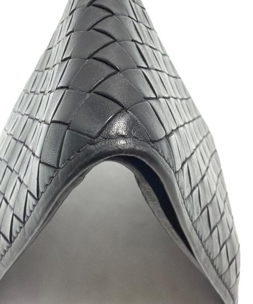 BOTTEGA VENETA（ボッテガベネタ）BOTTEGA VENETA (ボッテガベネタ) 2つ折り財布 ブラックの古着・服飾アイテム