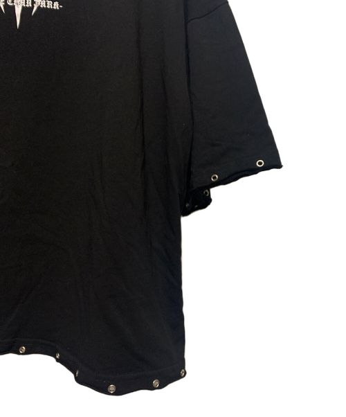 REFLEM（レフレム）REFLEM (レフレム) チェーン付きPUメタリックレザーアップリケ半袖Tシャツ ブラック サイズ:FREEの古着・服飾アイテム