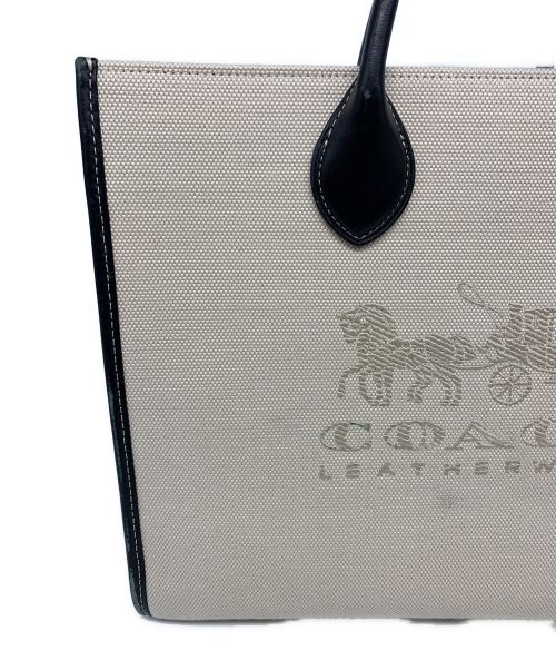 COACH（コーチ）COACH (コーチ) エーストート35 ホワイト×ブラックの古着・服飾アイテム