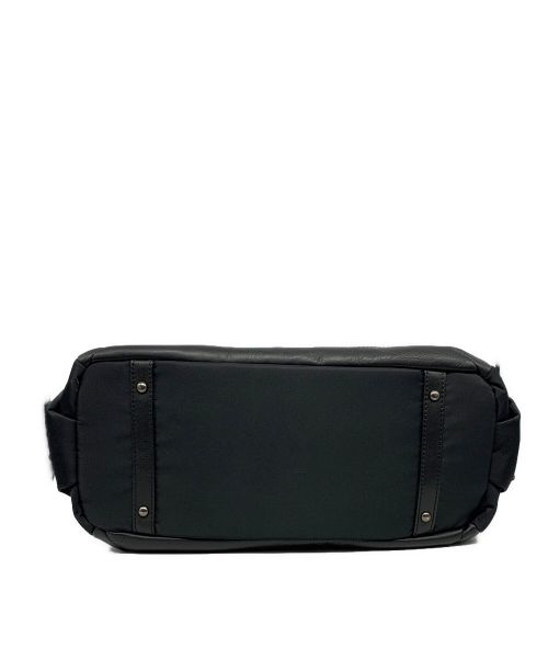 BURBERRY LONDON（バーバリーロンドン）BURBERRY LONDON (バーバリーロンドン) レザーナイロンショルダーバッグ ブラックの古着・服飾アイテム