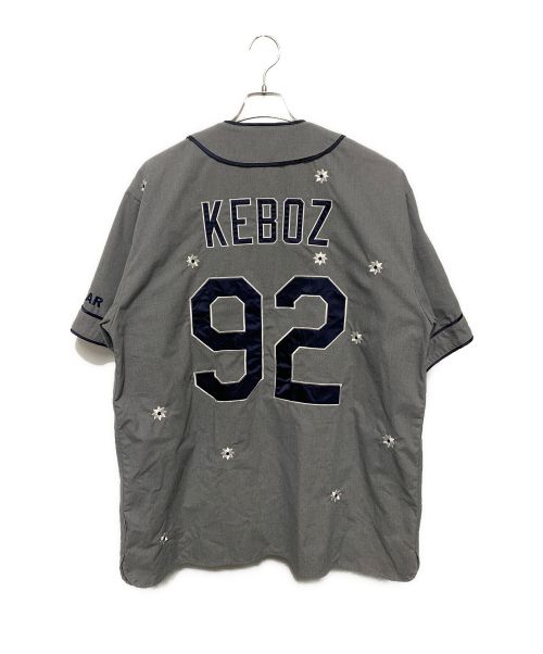 KEBOZ（ケボズ）KEBOZ (ケボズ) nick gear (ニックギア) ベースボールシャツ グレー サイズ:Lの古着・服飾アイテム