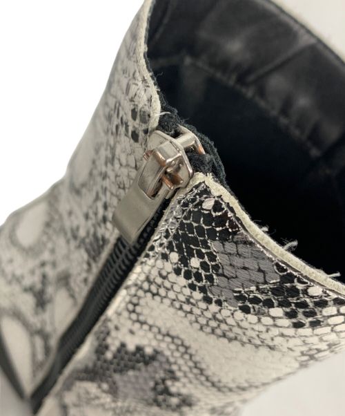 soerte（ソエルテ）soerte (ソエルテ) スクエアトゥサイドジップブーツ ホワイト サイズ:42の古着・服飾アイテム