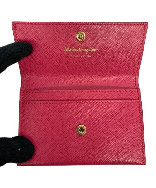 Salvatore Ferragamo（サルヴァトーレ フェラガモ）Salvatore Ferragamo (サルヴァトーレ フェラガモ) ヴァラリボンカードケース ピンクの古着・服飾アイテム
