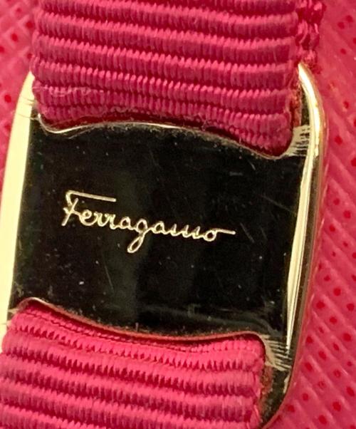 Salvatore Ferragamo（サルヴァトーレ フェラガモ）Salvatore Ferragamo (サルヴァトーレ フェラガモ) ヴァラリボンカードケース ピンクの古着・服飾アイテム