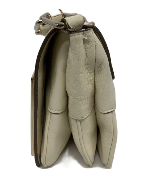 ANYA HINDMARCH（アニヤ・ハインドマーチ）ANYA HINDMARCH (アニヤハインドマーチ) チェーンショルダーバッグ ホワイト×ゴールドの古着・服飾アイテム