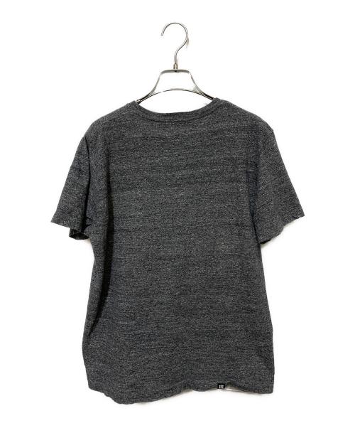 Hysteric Glamour（ヒステリックグラマー）Hysteric Glamour (ヒステリックグラマー) ウッドペッカープリントTシャツ グレー×レッド サイズ:Mの古着・服飾アイテム