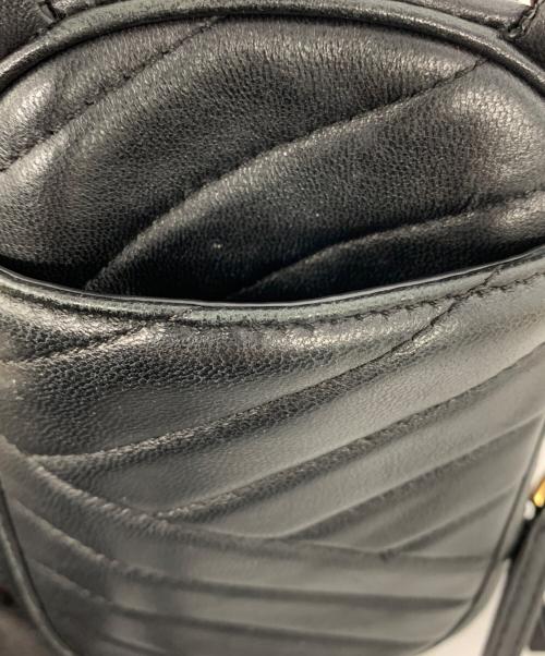 TORY BURCH（トリーバーチ）TORY BURCH (トリーバーチ) キラ シェブロン フォーン クロスボディ ブラックの古着・服飾アイテム