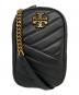 TORY BURCH（トリーバーチ）の古着「キラ シェブロン フォーン クロスボディ」｜ブラック