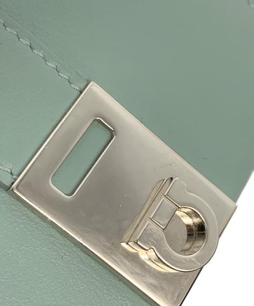 Ferragamo（フェラガモ）Ferragamo (フェラガモ) Hug 2つ折り財布 グリーンの古着・服飾アイテム